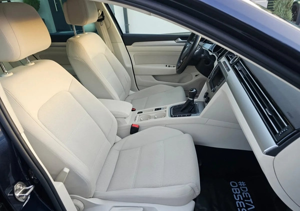 Volkswagen Passat cena 61900 przebieg: 94400, rok produkcji 2015 z Cieszyn małe 172